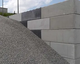 Lagerboxen aus Betonblocksteinen